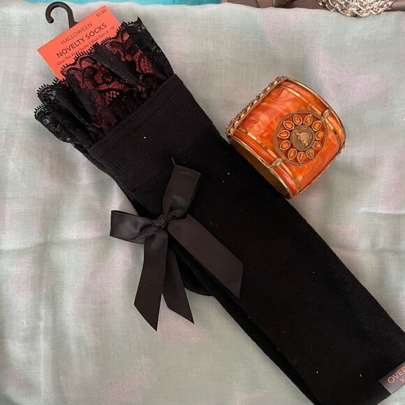 OVER THE KNEE HALLOWEEN SOCKS - Picture 2 of 2